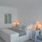 Antoperla Luxury & Hotel Perissa (Santorini)