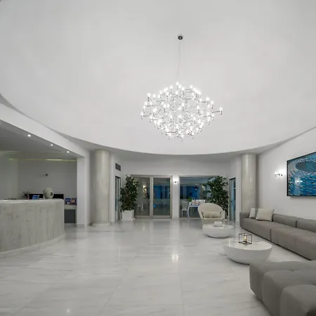 Antoperla Luxury & 5* Perissa (Santorini)