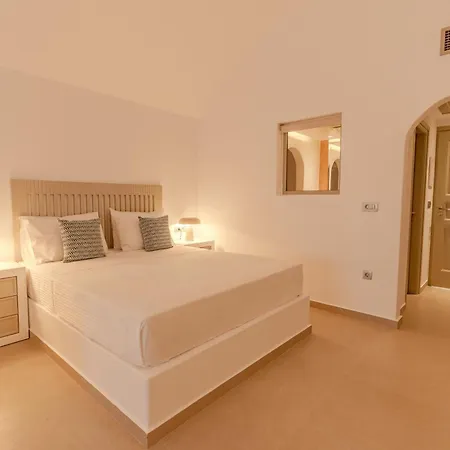 Antoperla Luxury & 5* Perissa (Santorini)