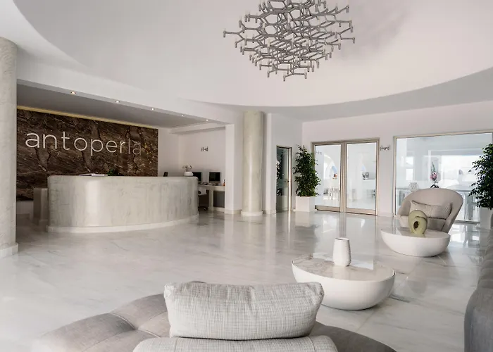 Antoperla Luxury & Hotel Perissa (Santorini)