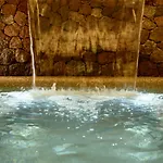 Antoperla Luxury & Hotel Perissa (Santorini)