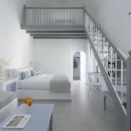 Antoperla Luxury & 5* Perissa (Santorini)