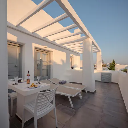 Antoperla Luxury & Hotel Perissa (Santorini)